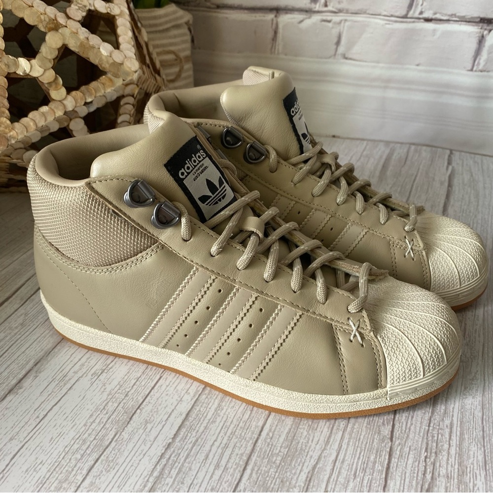 ADIDAS - PRO MODEL SHELL TOES BEIGE SNEAKERS